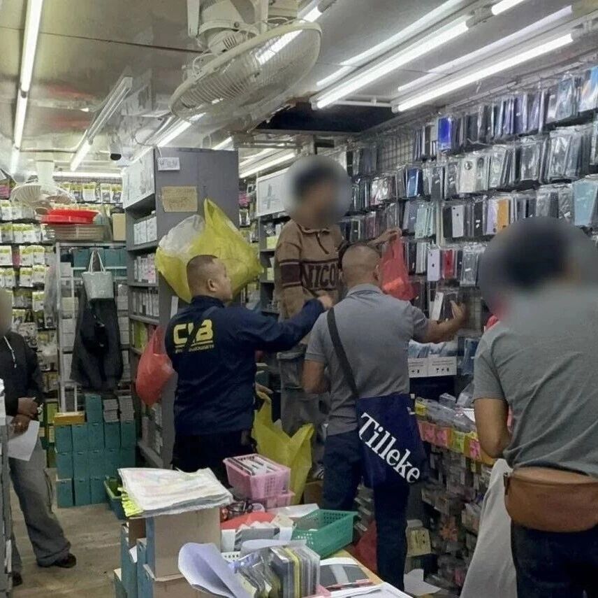 泰警在曼谷等4地查扣880件疑假冒手机配件!嫌疑人称货物从中国进口