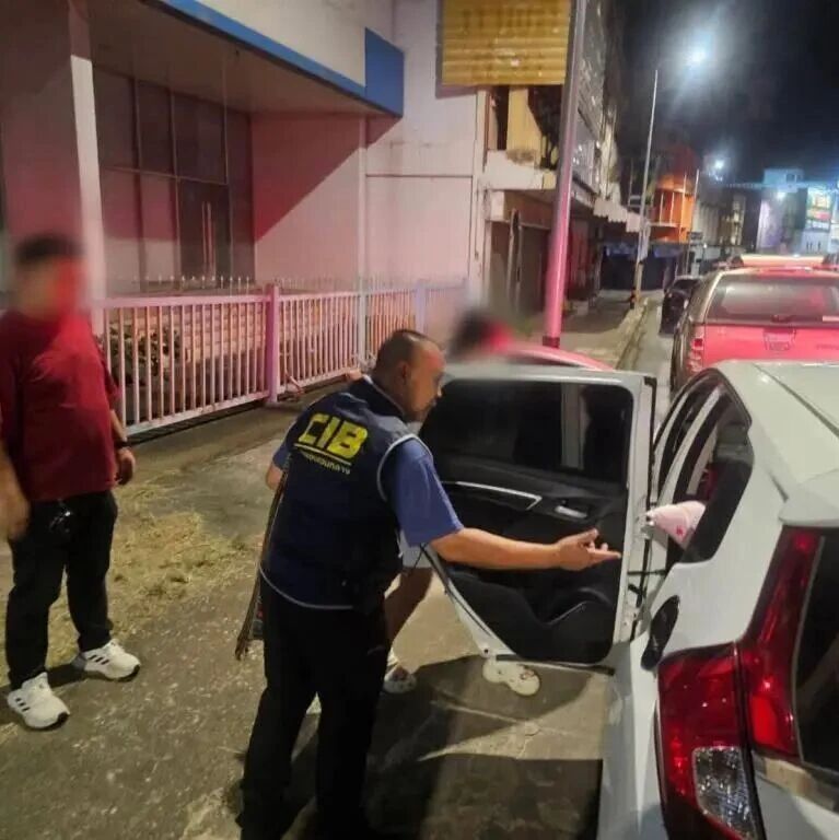 泰国帕尧府警方拦截涉非法运送中国籍男子车辆 泰籍夫妇称收1.4万铢送人