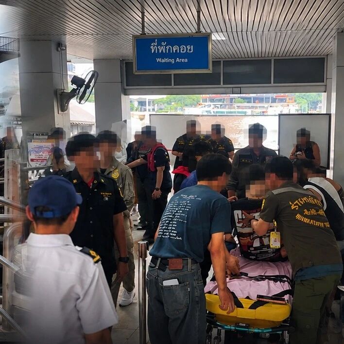 突发!8名乘客受伤,曼谷发生船只撞击事故