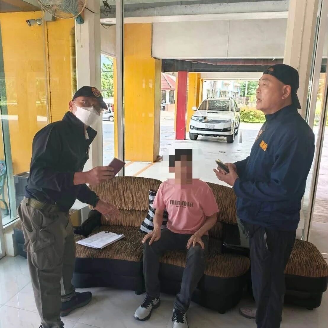 清迈移民局突击检查 逮捕一名中国籍逾期滞留人员