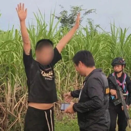 泰国军方抓获一名非法入境中国男子 其自述遭柬埔寨电诈团伙下药捆绑贩卖