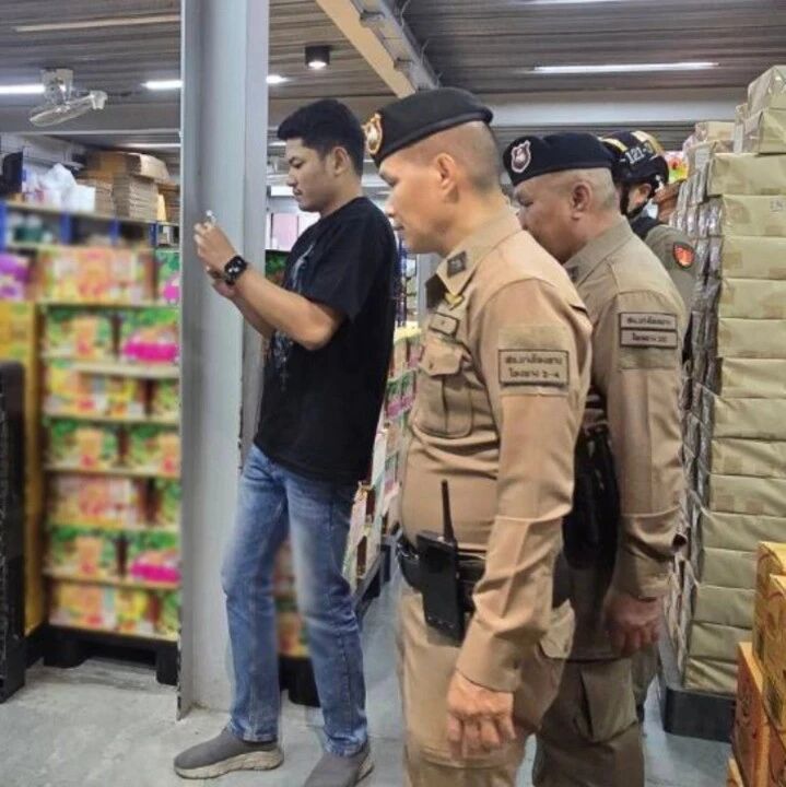 曼谷突发货梯坠落事故,致1死1伤