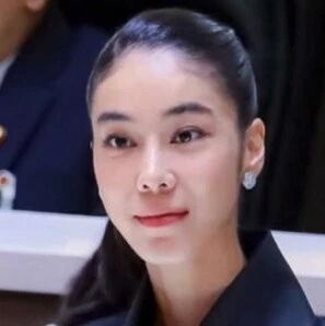 泰国名媛女议员:我的华人丈夫确实持有赌博网站股份,但没赚过钱!