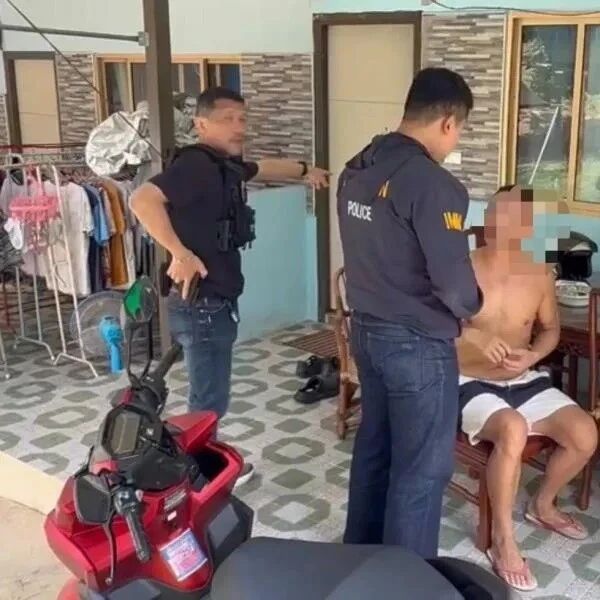 森林深处藏不住!普吉岛移民警察逮捕逾期居留近五年的中国男子