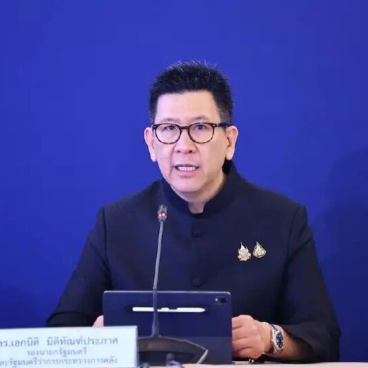 泰国暂缓征收游客出境税 维持旺季旅游业增长势头