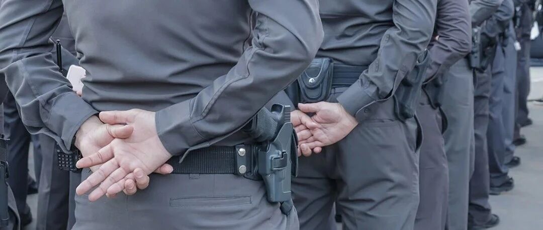 曼谷丁登警署四名警官因赌场突袭事件被集体调职