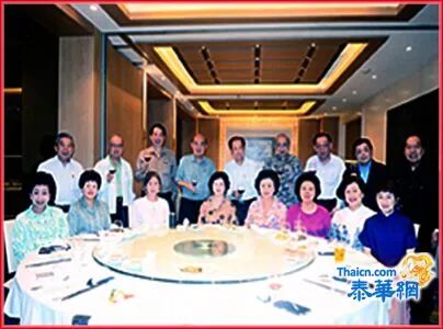 侨领廖汉明廖郑婵玲伉俪欢宴常乐联谊会首长