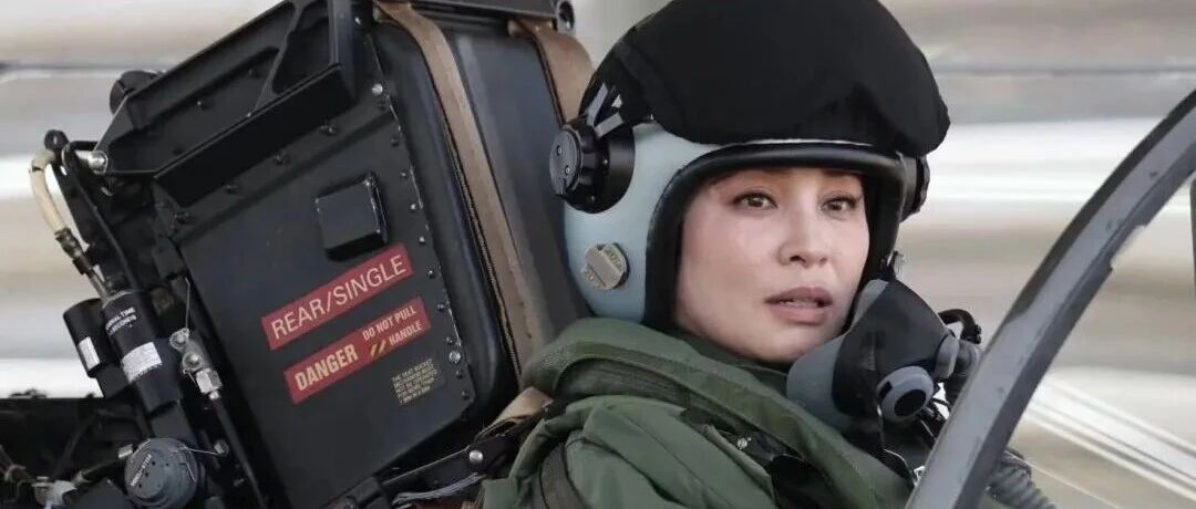 泰国王后素提达首次单飞JAS 39 C Gripen战斗机
