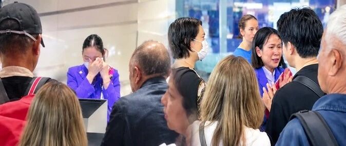 泰航女员工崩溃痛哭!大量国内国际航班取消,货运暂停