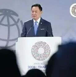 泰国总理国际晚宴上大秀才艺引欢呼