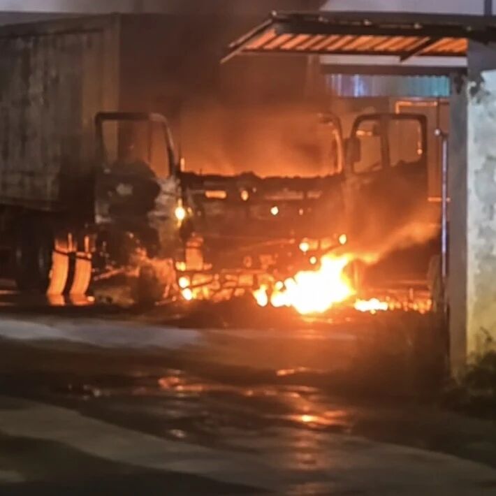 北大年一夜多起袭击,爆炸引燃货车并焚毁监控摄像头