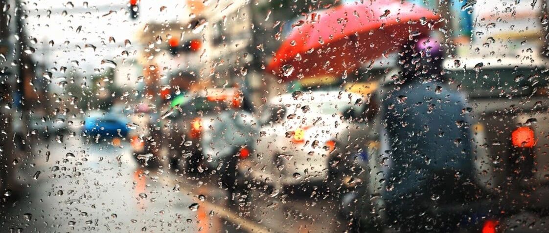 泰国暴雨致三名韩国男子落水一人失踪 警方搜查出租屋追查同伴