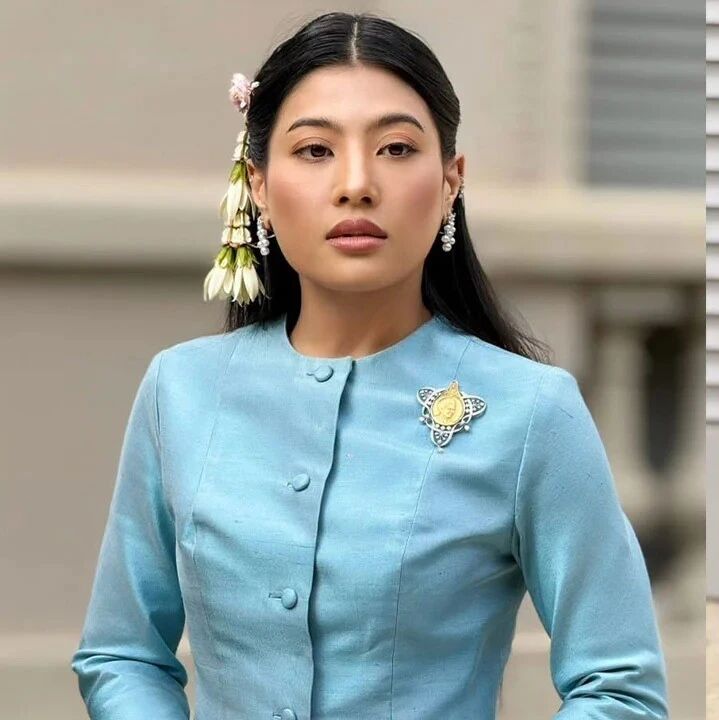 思蕊梵公主着泰服为巴黎泰国节开幕