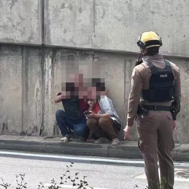 曼谷突发!男子持刀抵住儿童脖子挟持人质