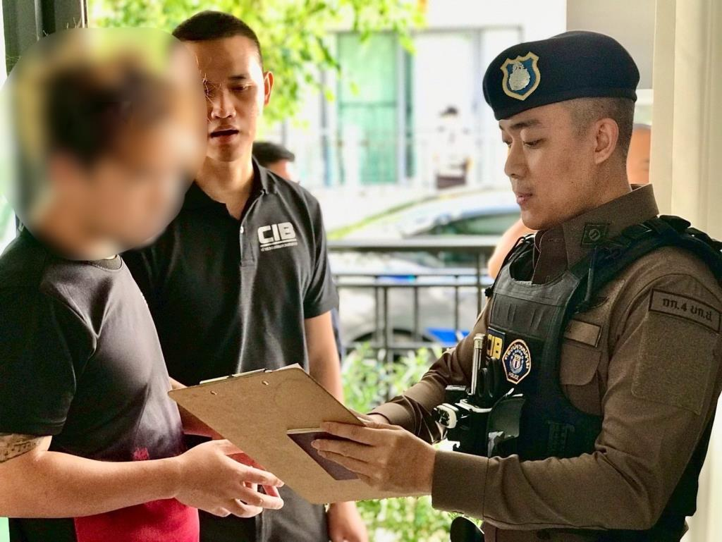 涉案120亿泰铢！39岁中国男子藏身泰国豪宅，警方查出5国证件资料 图片 4