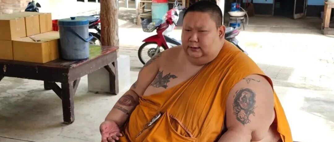 260公斤!泰国34岁僧人胖到失明,网友质疑一天两顿咋这么胖?